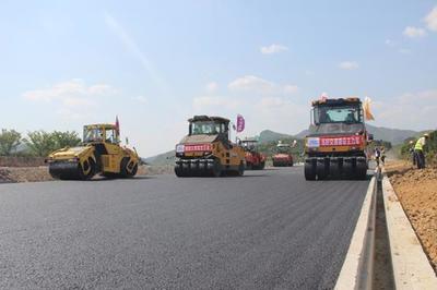 亞運(yùn)會重要配套工程--杭州繞城西復(fù)線杭紹段啟動(dòng)大面積瀝青施工