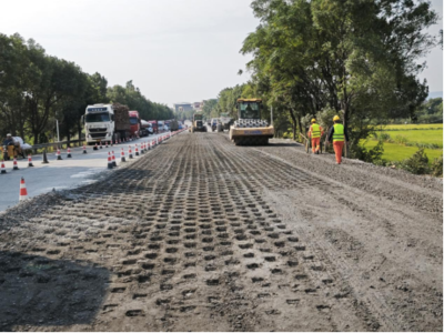 道縣公路:國慶假期大奮戰 大修工程不停歇