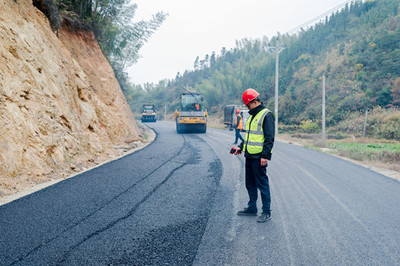 懷化會同:加速推進(jìn)鄉(xiāng)鎮(zhèn)通三級公路建設(shè)