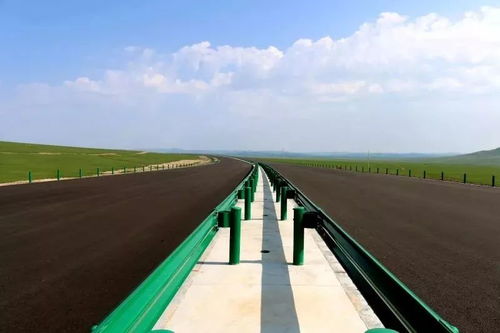 踐行中國標(biāo)準(zhǔn),蒙古國首條高速公路瀝青路面實現(xiàn)雙幅貫通